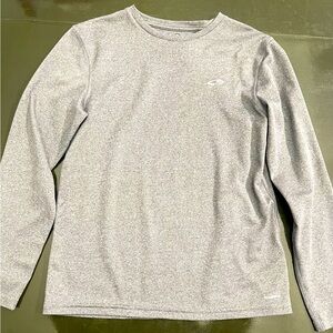 Long sleeve grey shirt. Champion duo dry